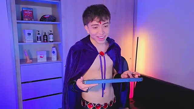 onlinenico online show from 10/24/25, 08:08