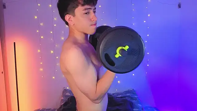 onlinenico online show from 12/16/25, 08:13