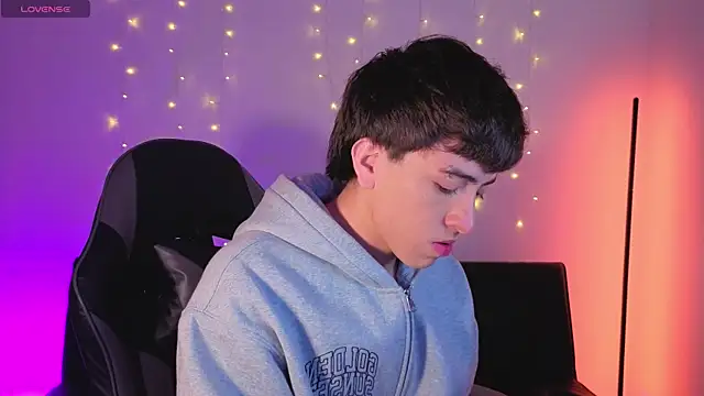 onlinenico online show from 12/05/25, 08:06