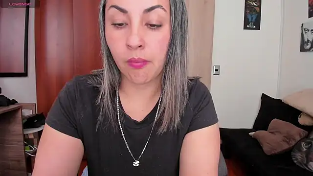 moonligth18 online show from 04/16/26, 09:39