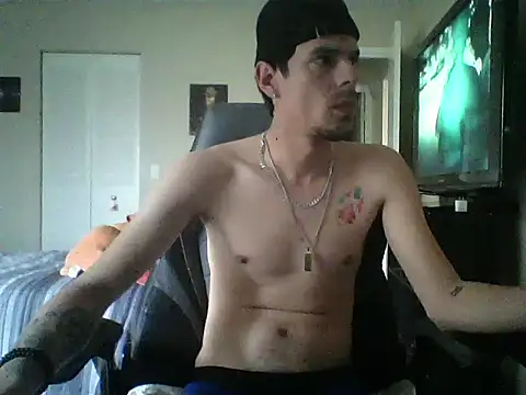 Snapshot of latinosatiro94 chatting on 02/02/26, 07:46 latinosatiro94 online show from 02/02/26, 07:46