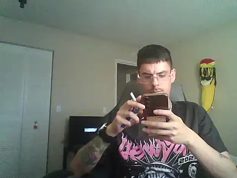 Snapshot of latinosatiro94 chatting on 10/02/25, 10:57 latinosatiro94 online show from 10/02/25, 10:57
