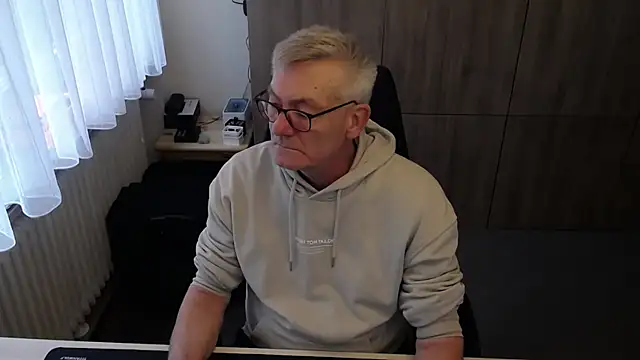 randyandy67 online show from 11/18/25, 08:17