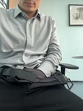 Snapshot of miniyellower chatting on 02/10/26, 07:29 miniyellower online show from 02/10/26, 07:29