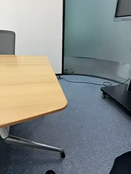 miniyellower online show from 12/23/25, 06:45