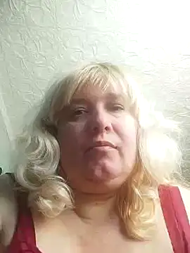 Snapshot of GlamMilena chatting on 02/26/25, 01:54 GlamMilena online show from 02/26/25, 01:54