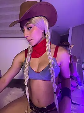 Snapshot of Tessa__Winslow chatting on 03/19/26, 02:33 Tessa Winslow online show from 03/19/26, 02:33