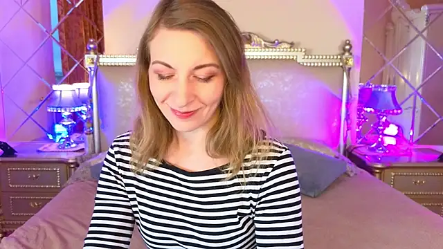 Katherine Loveau online show from 11/25/25, 04:35