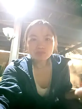 Snapshot of ngan-cute chatting on 11/23/25, 04:11 ngan-cute online show from 11/23/25, 04:11