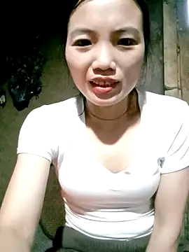 Snapshot of ngan-cute chatting on 10/07/25, 12:44 ngan-cute online show from 10/07/25, 12:44