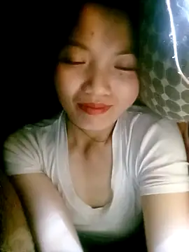 Snapshot of ngan-cute chatting on 10/26/25, 02:17 ngan-cute online show from 10/26/25, 02:17