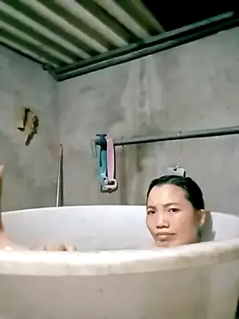 Snapshot of ngan-cute chatting on 10/30/25, 01:53 ngan-cute online show from 10/30/25, 01:53