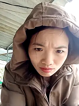 Snapshot of ngan-cute chatting on 11/20/25, 02:01 ngan-cute online show from 11/20/25, 02:01