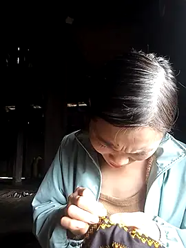 Snapshot of ngan-cute chatting on 10/29/25, 01:37 ngan-cute online show from 10/29/25, 01:37