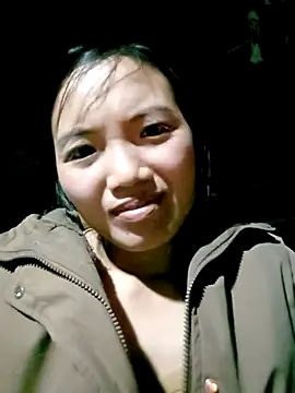 Snapshot of ngan-cute chatting on 12/02/25, 12:29 ngan-cute online show from 12/02/25, 12:29