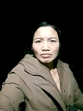 Snapshot of ngan-cute chatting on 11/16/25, 10:24 ngan-cute online show from 11/16/25, 10:24