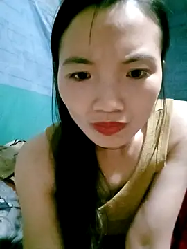 Snapshot of ngan-cute chatting on 10/19/25, 01:03 ngan-cute online show from 10/19/25, 01:03