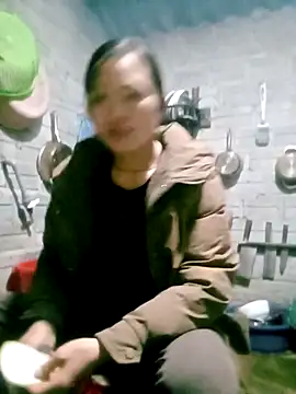 Snapshot of ngan-cute chatting on 12/04/25, 09:19 ngan-cute online show from 12/04/25, 09:19