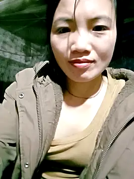 Snapshot of ngan-cute chatting on 11/18/25, 01:54 ngan-cute online show from 11/18/25, 01:54