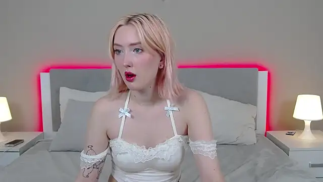 MarianeSun online show from 05/19/26, 04:08