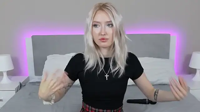 MarianeSun online show from 09/19/25, 04:05