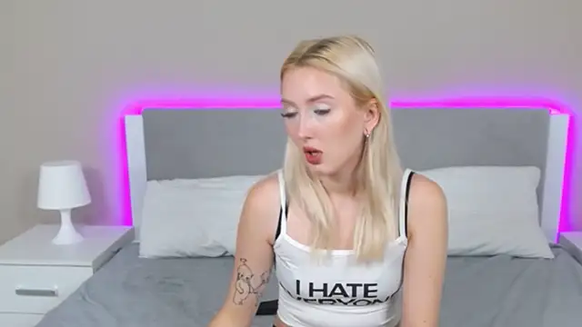 MarianeSun online show from 09/11/25, 04:12