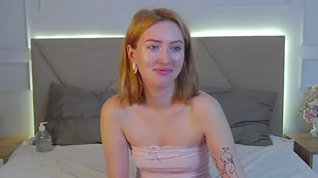 Snapshot of MarianeSun chatting on 07/15/26, 04:08 MarianeSun online show from 07/15/26, 04:08