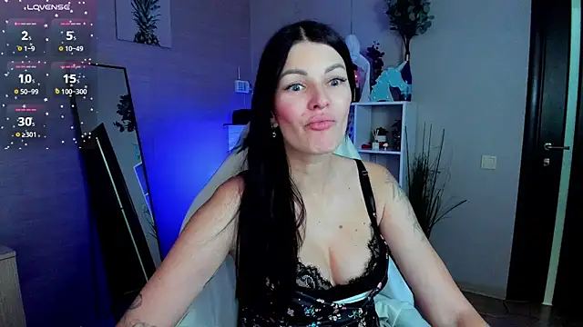 Snapshot of O1d_Lady chatting on 12/05/25, 08:13 O1d Lady online show from 12/05/25, 08:13