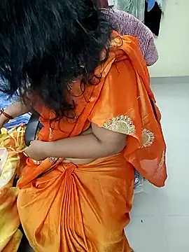 Snapshot of tamilmaha12 chatting on 10/22/25, 06:51 tamilmaha12 online show from 10/22/25, 06:51