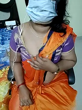 Snapshot of tamilmaha12 chatting on 10/15/25, 11:40 tamilmaha12 online show from 10/15/25, 11:40