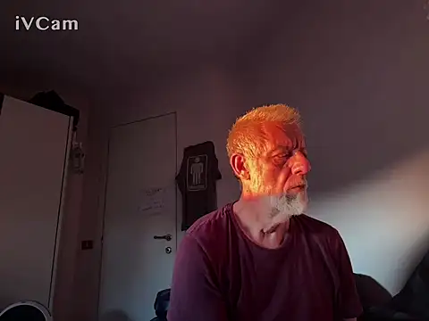 Snapshot of Pigna16PSRN chatting on 06/19/26, 06:36 Pigna16PSRN online show from 06/19/26, 06:36