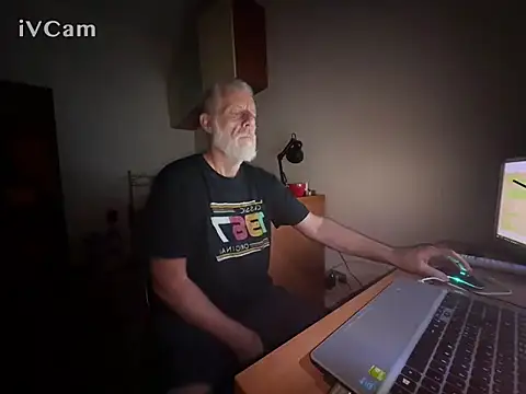 Snapshot of Pigna16PSRN chatting on 02/14/26, 09:15 Pigna16PSRN online show from 02/14/26, 09:15