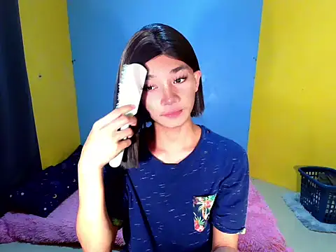 Petite HugeCock online show from 04/04/26, 10:55