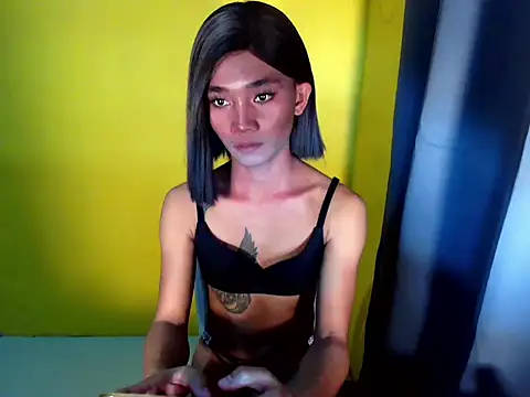 Petite HugeCock online show from 04/14/26, 09:36