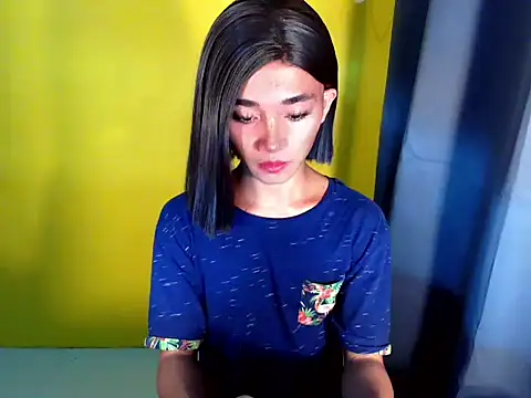 Petite HugeCock online show from 04/12/26, 11:57