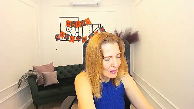 Snapshot of NikaStraitlive chatting on 10/19/25, 11:46 NikaStraitlive online show from 10/19/25, 11:46