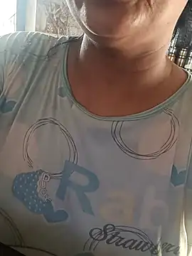 Snapshot of angel_ridhi chatting on 09/22/25, 01:33 angel ridhi online show from 09/22/25, 01:33