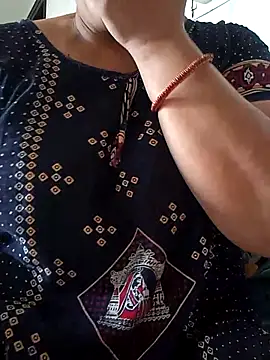 Snapshot of angel_ridhi chatting on 05/11/26, 04:14 angel ridhi online show from 05/11/26, 04:14