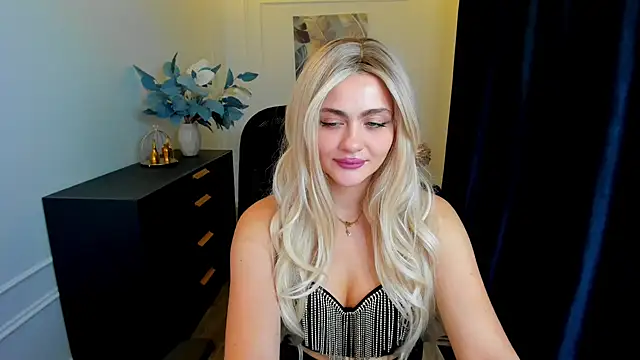 LeslieMineg online show from 09/11/25, 08:20