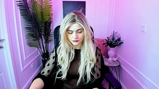 LeslieMineg online show from 10/08/25, 11:23