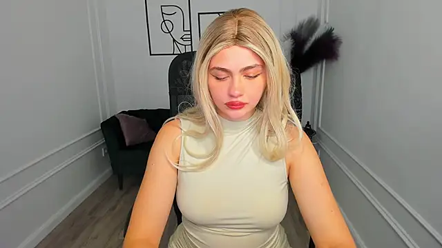LeslieMineg online show from 10/03/25, 07:59