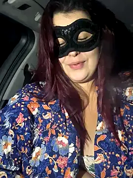 Snapshot of Saphyra_Secret chatting on 09/20/25, 01:21 Saphyra Secret online show from 09/20/25, 01:21