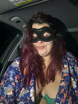 Snapshot of Saphyra_Secret chatting on 09/25/25, 10:05 Saphyra Secret online show from 09/25/25, 10:05