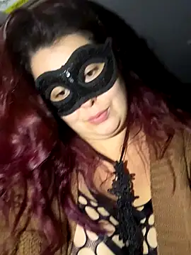 Snapshot of Saphyra_Secret chatting on 10/19/25, 10:12 Saphyra Secret online show from 10/19/25, 10:12