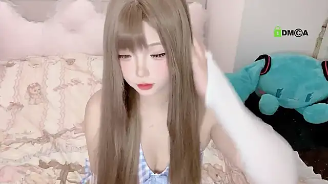 liuruyuan888 online show from 11/08/25, 12:20