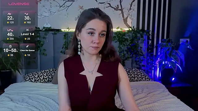 Snapshot of SkyHelen chatting on 11/17/25, 04:16 SkyHelen online show from 11/17/25, 04:16