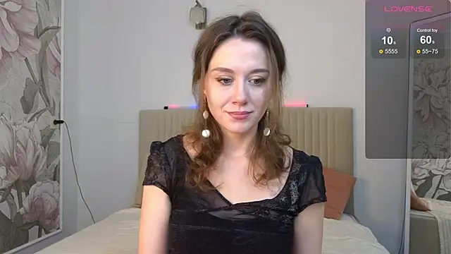 Snapshot of SkyHelen chatting on 09/29/25, 04:52 SkyHelen online show from 09/29/25, 04:52
