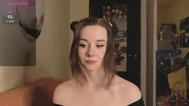 SkyHelen online show from 04/13/26, 04:00