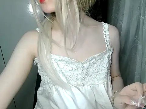 Annabelle-e online show from 04/28/26, 07:40