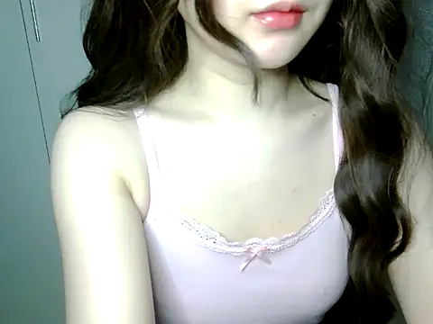 Annabelle-e online show from 05/26/26, 06:50